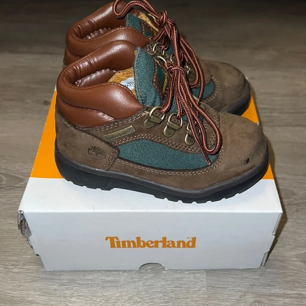 Timberland 6 inch Field Boots Toddler Size 9 Unisex - Picture 1 of 8